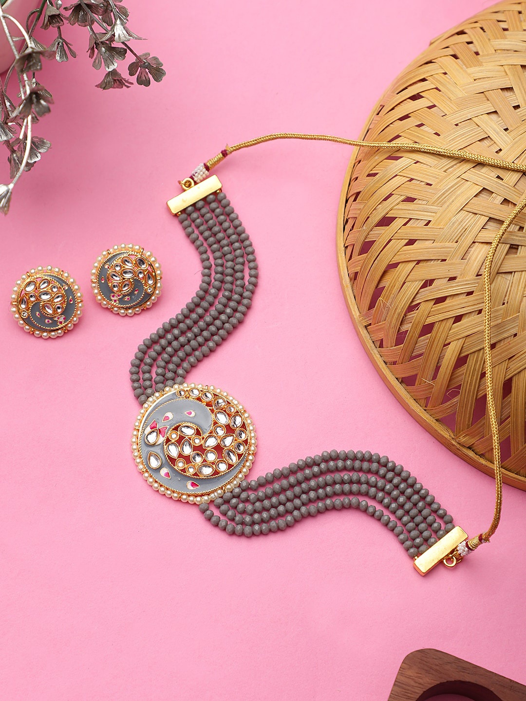 STEORRA JEWELS Women Dark Grey Gold-Plated Kundan-Studded & Beaded Choker Jewellery Set
STEORRA JEWELS Women Dark Grey Gold-Plated Kundan-Studded & Beaded Choker Jewellery Set