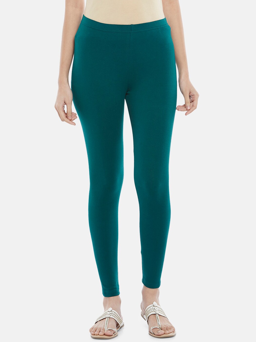 RANGMANCH BY PANTALOONS Women Green Solid Ankle Length Leggings with Color Lock Technology
RANGMANCH BY PANTALOONS Women Green Solid Ankle Length Leggings with Color Lock Technology