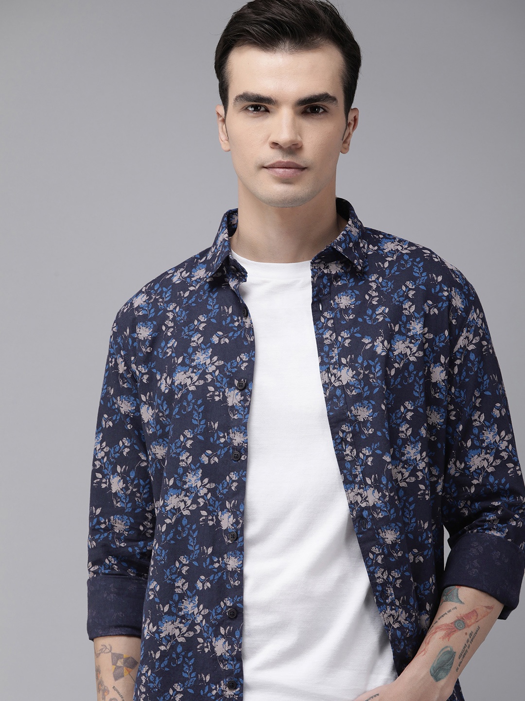 SPYKAR Men Regular Slim Fit Floral Opaque Printed Pure Cotton Casual Shirt, Navy blue
SPYKAR Men Regular Slim Fit Floral Opaque Printed Pure Cotton Casual Shirt, Navy blue