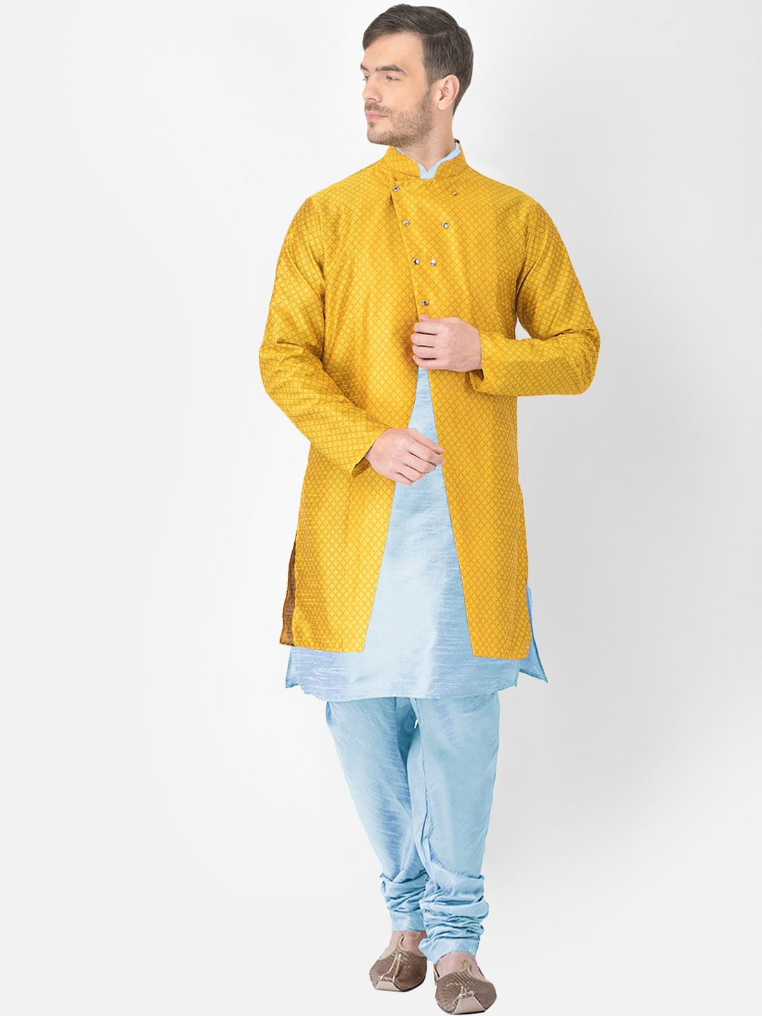 SG RAJASAHAB Men Turquoise Blue & Mustard Yellow Raw Silk Kurta with Churidar & Jacket
SG RAJASAHAB Men Turquoise Blue & Mustard Yellow Raw Silk Kurta with Churidar & Jacket
