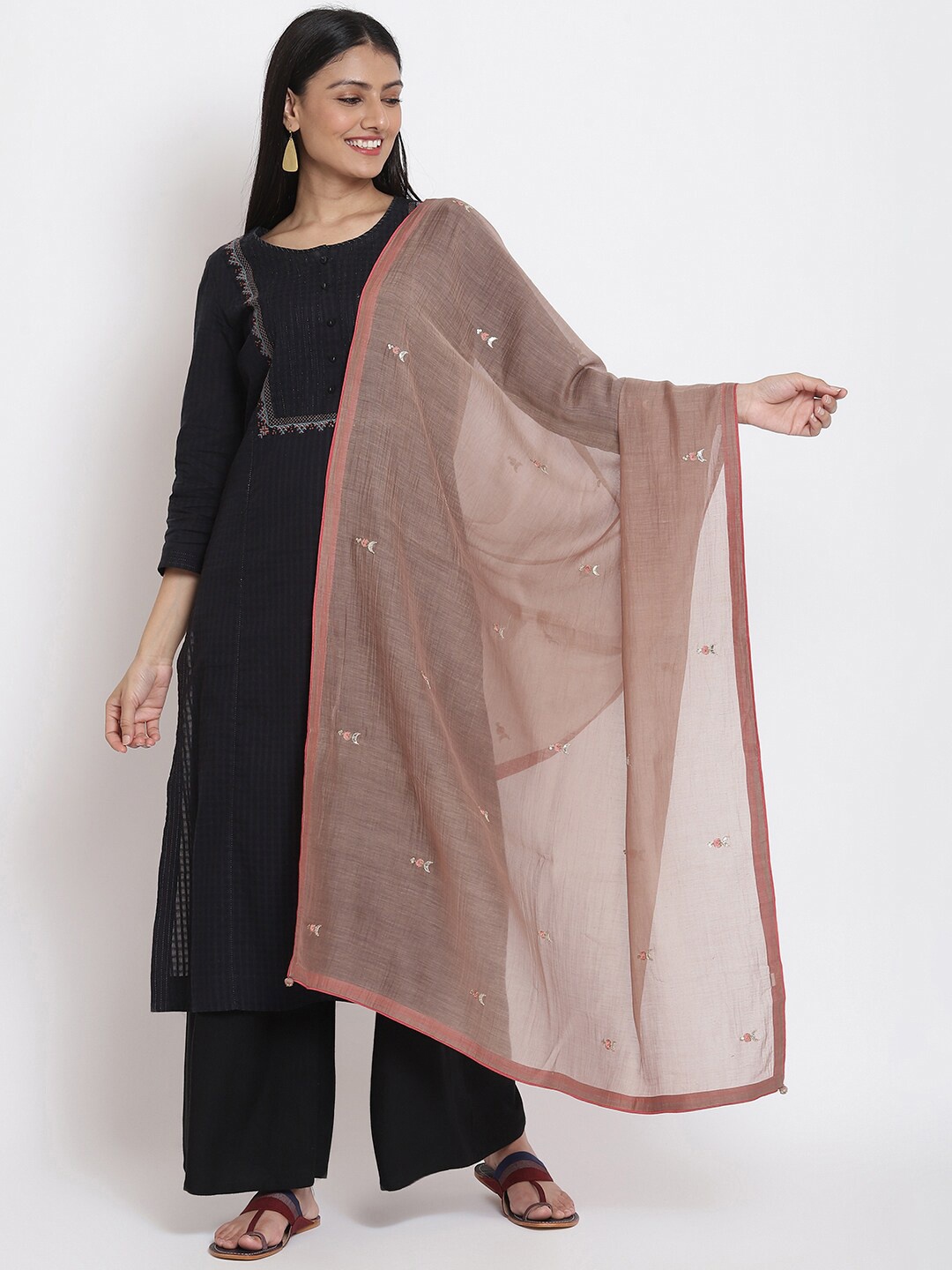 Fabindia Brown & Pink Ethnic Motifs Embroidered Cotton Silk Dupatta with Sequinned
Fabindia Brown & Pink Ethnic Motifs Embroidered Cotton Silk Dupatta with Sequinned