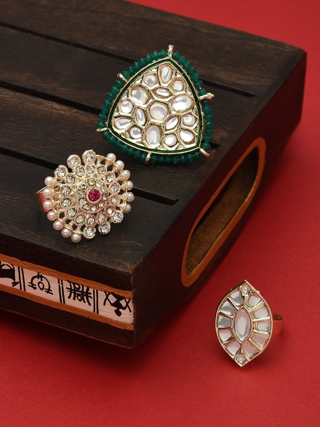 Zaveri Pearls Set Of 3 Gold-Plated White & Green Stone Studded & Design Detailed Finger Rings
Zaveri Pearls Set Of 3 Gold-Plated White & Green Stone Studded & Design Detailed Finger Rings