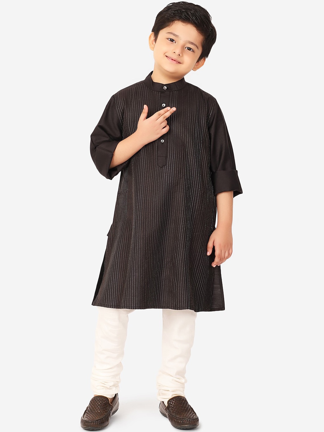 Fabindia Boys Black Embroidered Kurta
