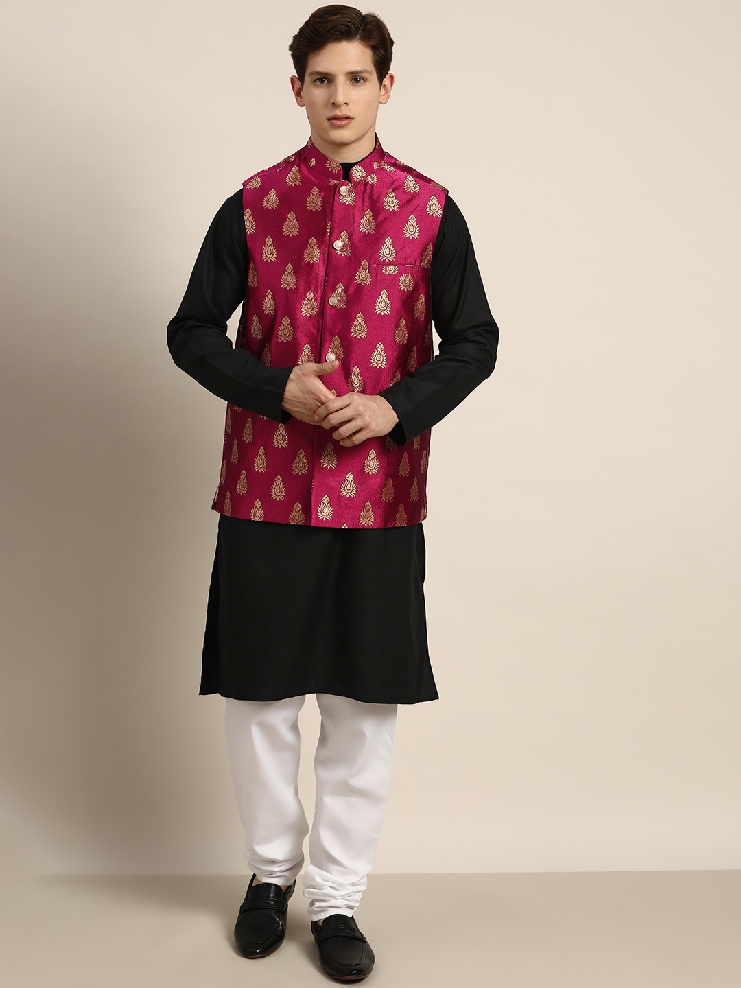 SOJANYA Men Black Solid Pure Cotton Straight Kurta Churidar & Woven Design Nehru Jacket
SOJANYA Men Black Solid Pure Cotton Straight Kurta Churidar & Woven Design Nehru Jacket