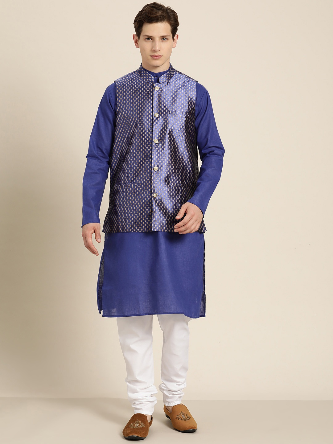 SOJANYA Men Blue Solid Pure Cotton Straight Kurta Churidar & Woven Design Nehru Jacket
SOJANYA Men Blue Solid Pure Cotton Straight Kurta Churidar & Woven Design Nehru Jacket