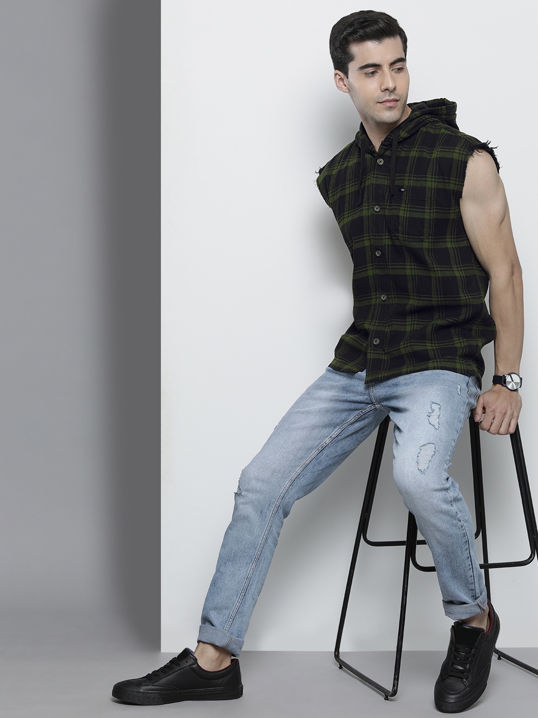 The Indian Garage Co Men Black & Olive Green Comfort Checked Cotton Raw Edge Hooded Shirt
The Indian Garage Co Men Black & Olive Green Comfort Checked Cotton Raw Edge Hooded Shirt
