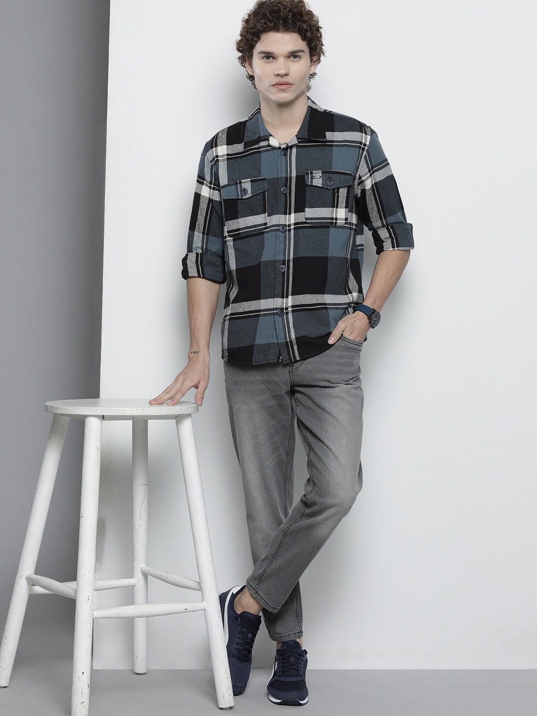 The Indian Garage Co Men Regular Fit Checked Double Flap Pocket Flannel Shirt, Teal
The Indian Garage Co Men Regular Fit Checked Double Flap Pocket Flannel Shirt, Teal