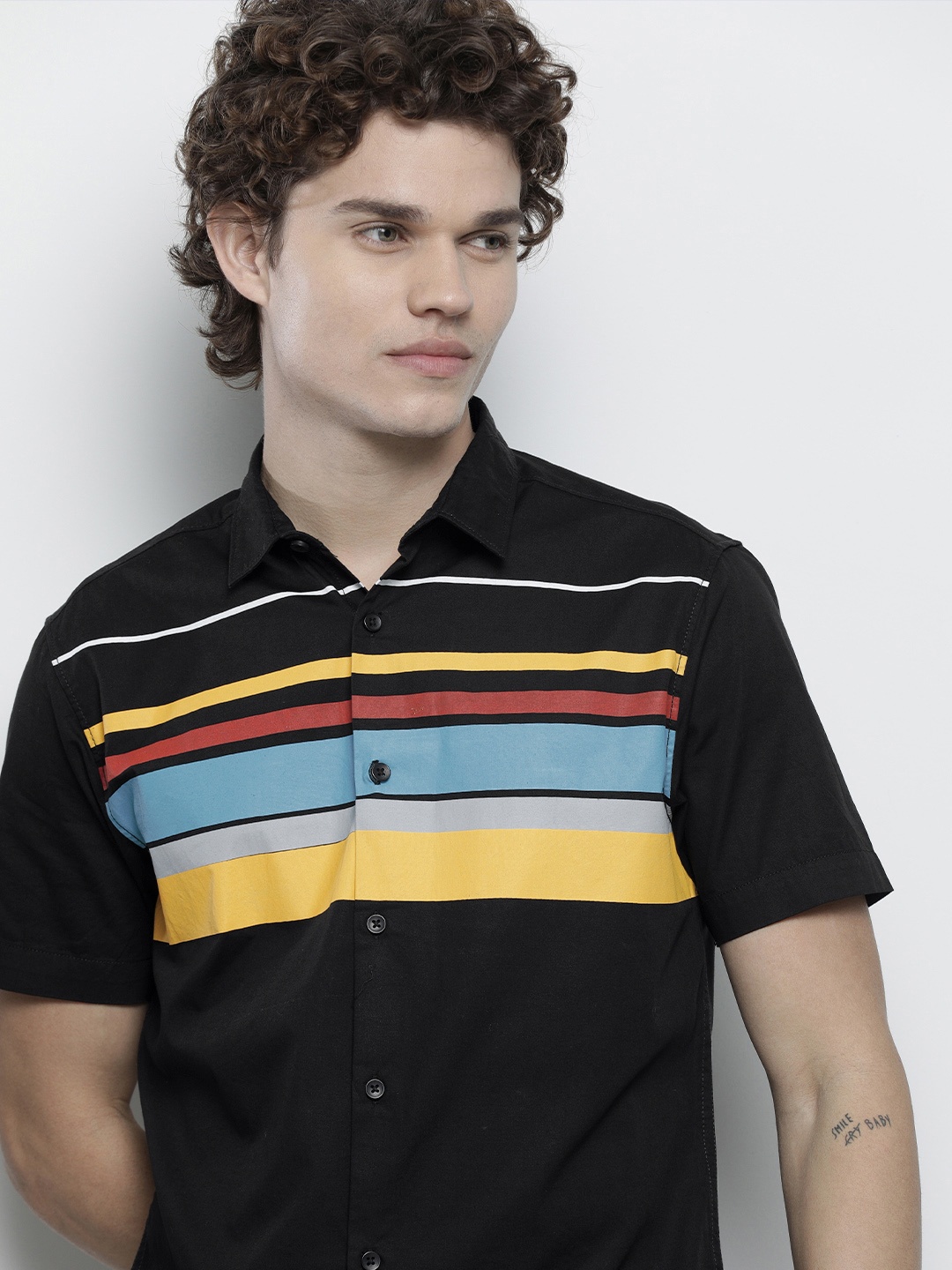 The Indian Garage Co Men Black & Yellow Comfort Horizontal Striped Cotton Shirt
The Indian Garage Co Men Black & Yellow Comfort Horizontal Striped Cotton Shirt