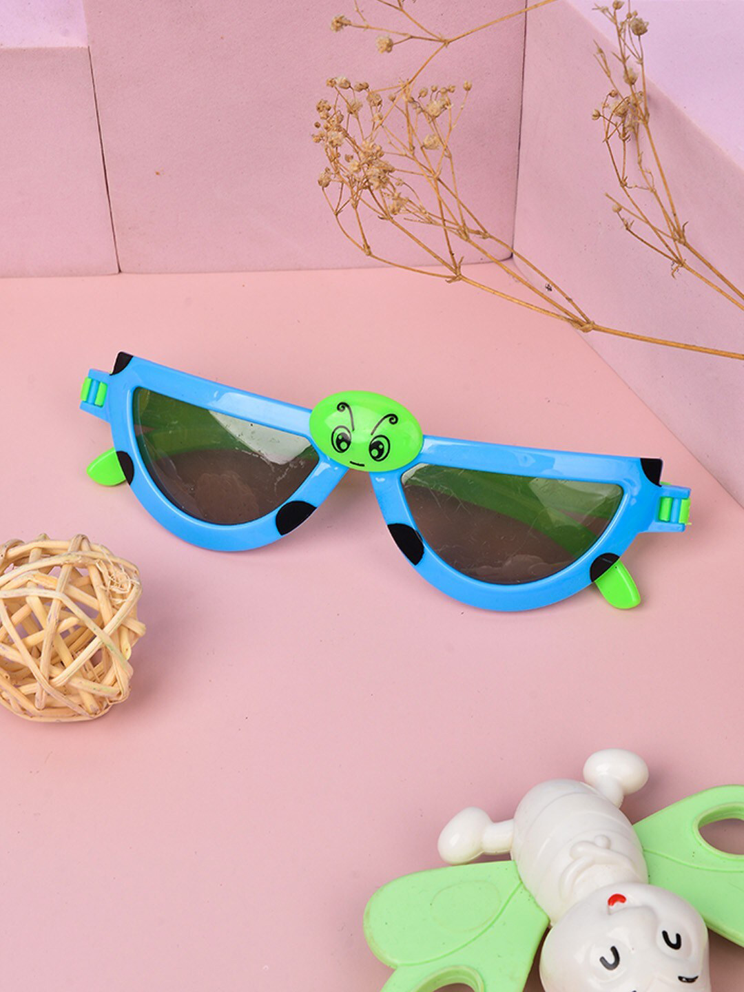 POPLINS Unisex Kids Grey Lens & Blue Butterfly Sunglasses with UV Protected Lens GG-1038-D
POPLINS Unisex Kids Grey Lens & Blue Butterfly Sunglasses with UV Protected Lens GG-1038-D