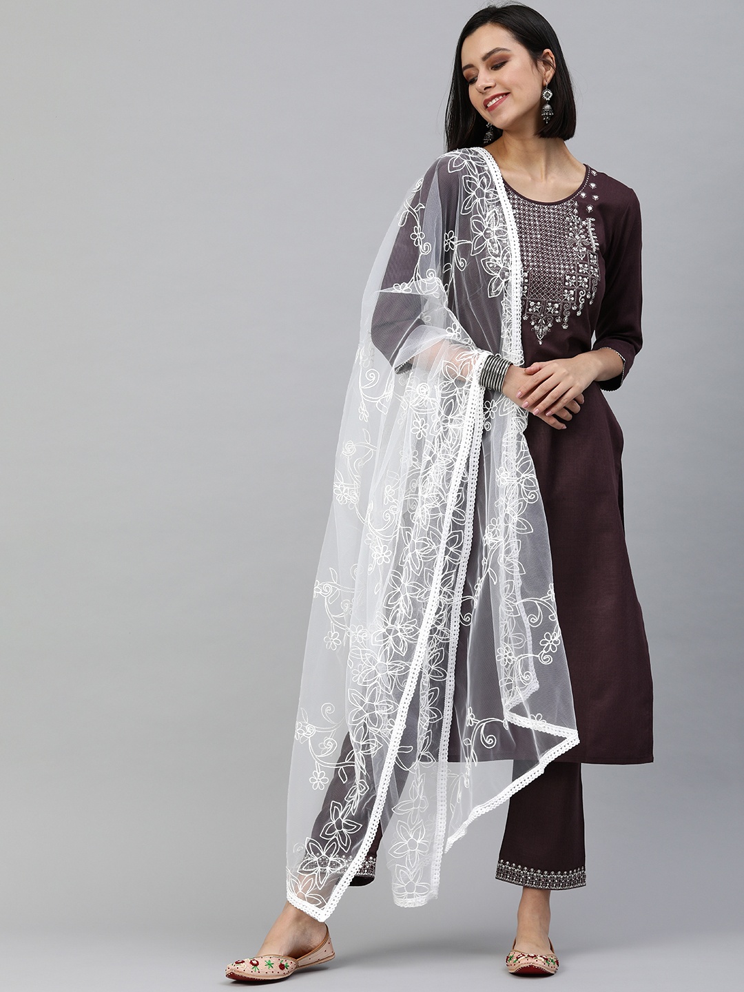 SheWill Women Coffee Brown Floral Embroidered Mirror Work Kurta with Trousers & With Dupatta
SheWill Women Coffee Brown Floral Embroidered Mirror Work Kurta with Trousers & With Dupatta