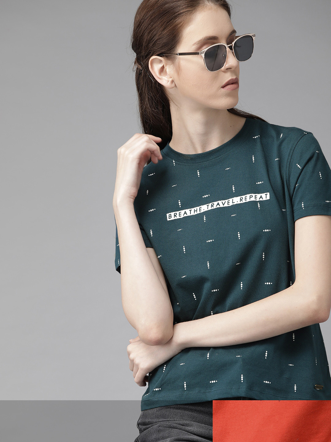 Roadster Women Rust Brown & Teal Green Pack Of 2 Printed Round Neck Knitted T-shirts 
Roadster Women Rust Brown & Teal Green Pack Of 2 Printed Round Neck Knitted T-shirts