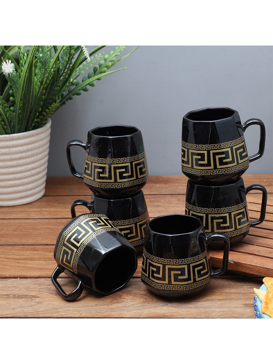 The Decor Mart Set of 6 Black & Gold-Toned Geometric Printed Ceramic Glossy Cups and Mugs
The Decor Mart Set of 6 Black & Gold-Toned Geometric Printed Ceramic Glossy Cups and Mugs
