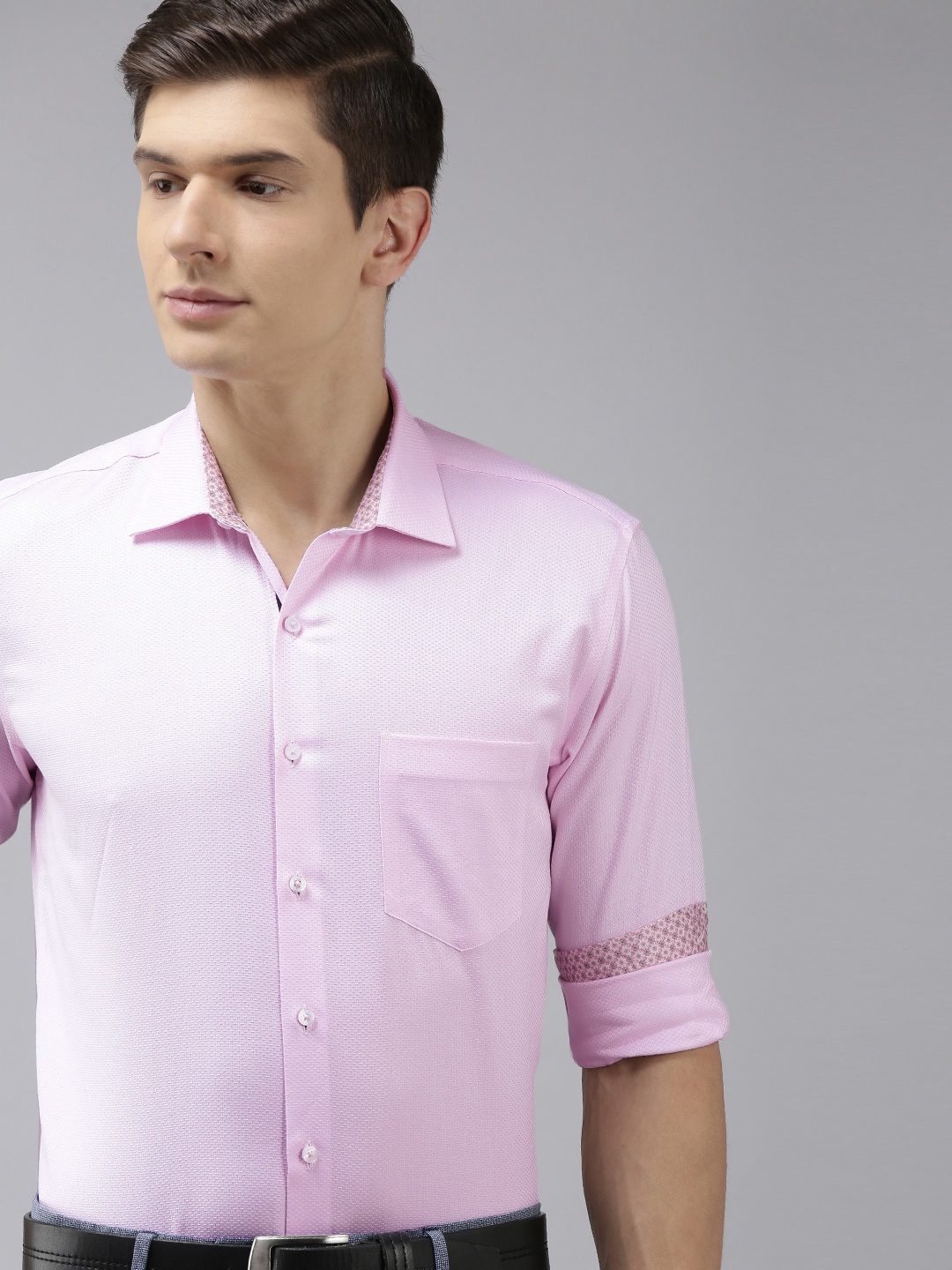 Van Heusen Men Pink Standard Slim Fit Geometric Self Design Pure Cotton Formal Shirt
Van Heusen Men Pink Standard Slim Fit Geometric Self Design Pure Cotton Formal Shirt