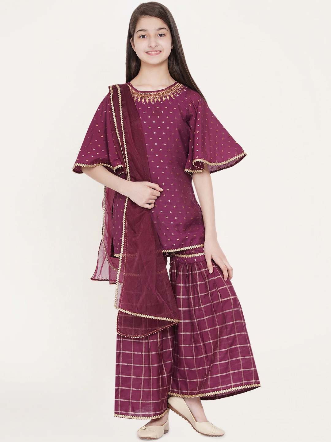 titliyan Girls Burgundy Printed Layered Chanderi Silk Kurti with Palazzos & With Dupatta
titliyan Girls Burgundy Printed Layered Chanderi Silk Kurti with Palazzos & With Dupatta