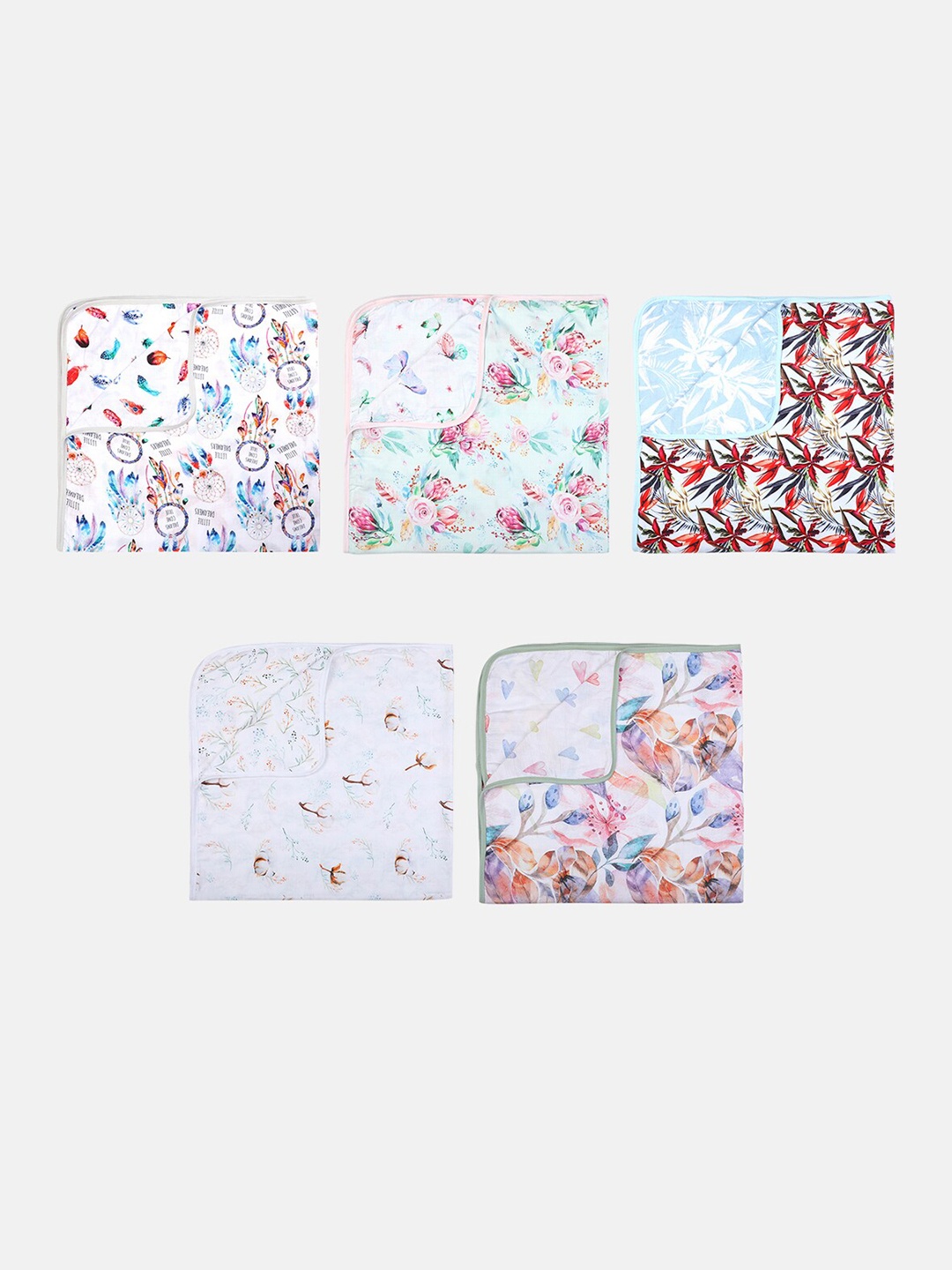 Softsens Kids Pack Of 5 White & Red Reversible 6-layer Blankets Baby Apparel Gift Set
Softsens Kids Pack Of 5 White & Red Reversible 6-layer Blankets Baby Apparel Gift Set