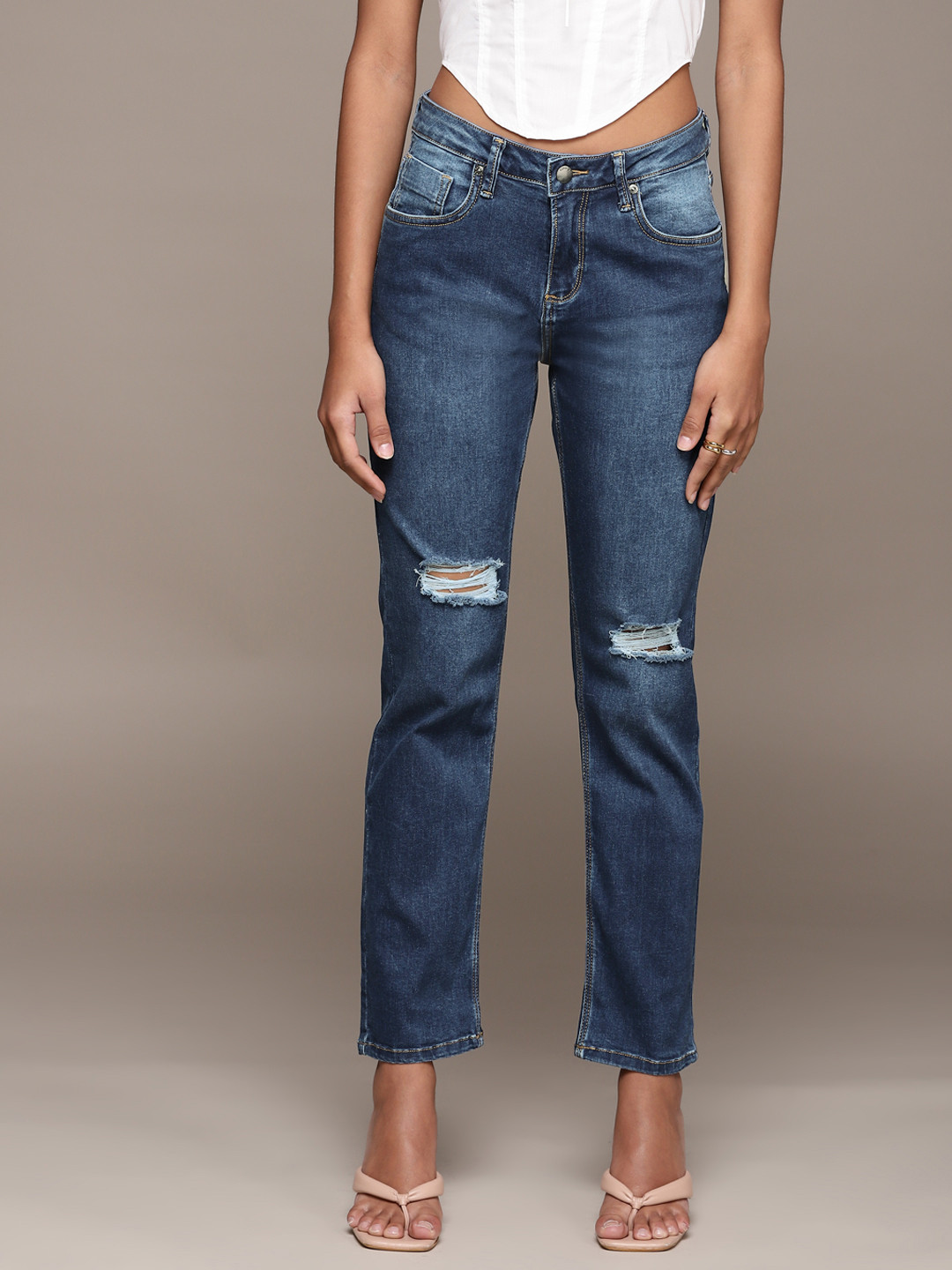 bebe Women Dark Indigo Denim Daze Straight Fit Slash Knee Light Fade Stretchable Jeans, Blue
bebe Women Dark Indigo Denim Daze Straight Fit Slash Knee Light Fade Stretchable Jeans, Blue