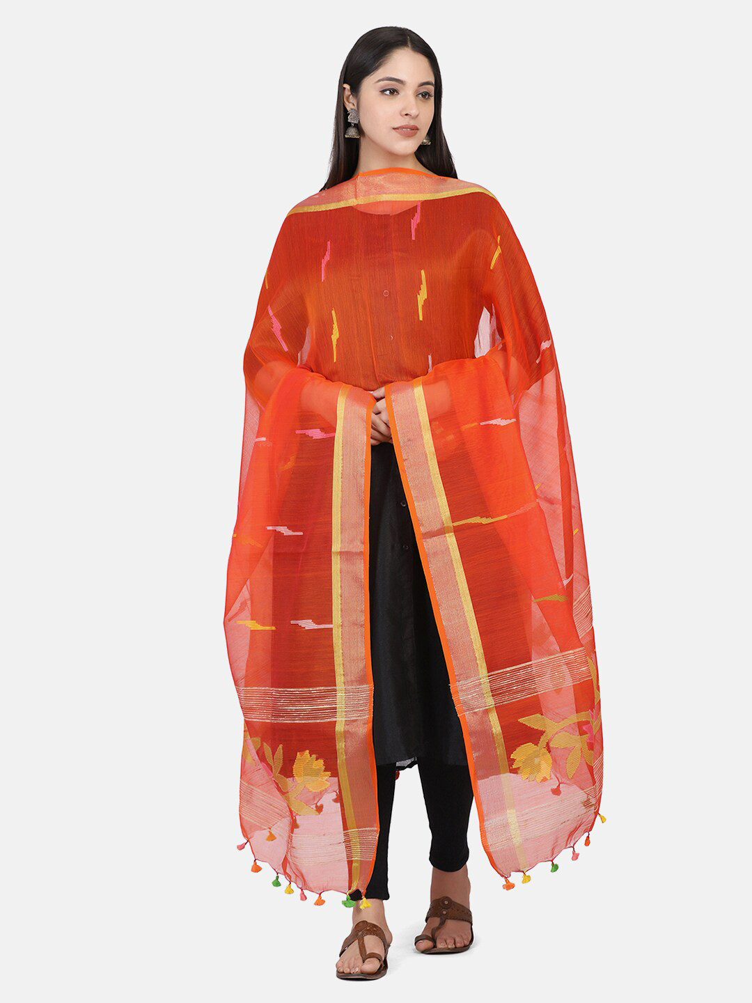 THE WEAVE TRAVELLER Orange & Yellow Floral Woven Design Cotton Blend Jamdani Dupatta
THE WEAVE TRAVELLER Orange & Yellow Floral Woven Design Cotton Blend Jamdani Dupatta