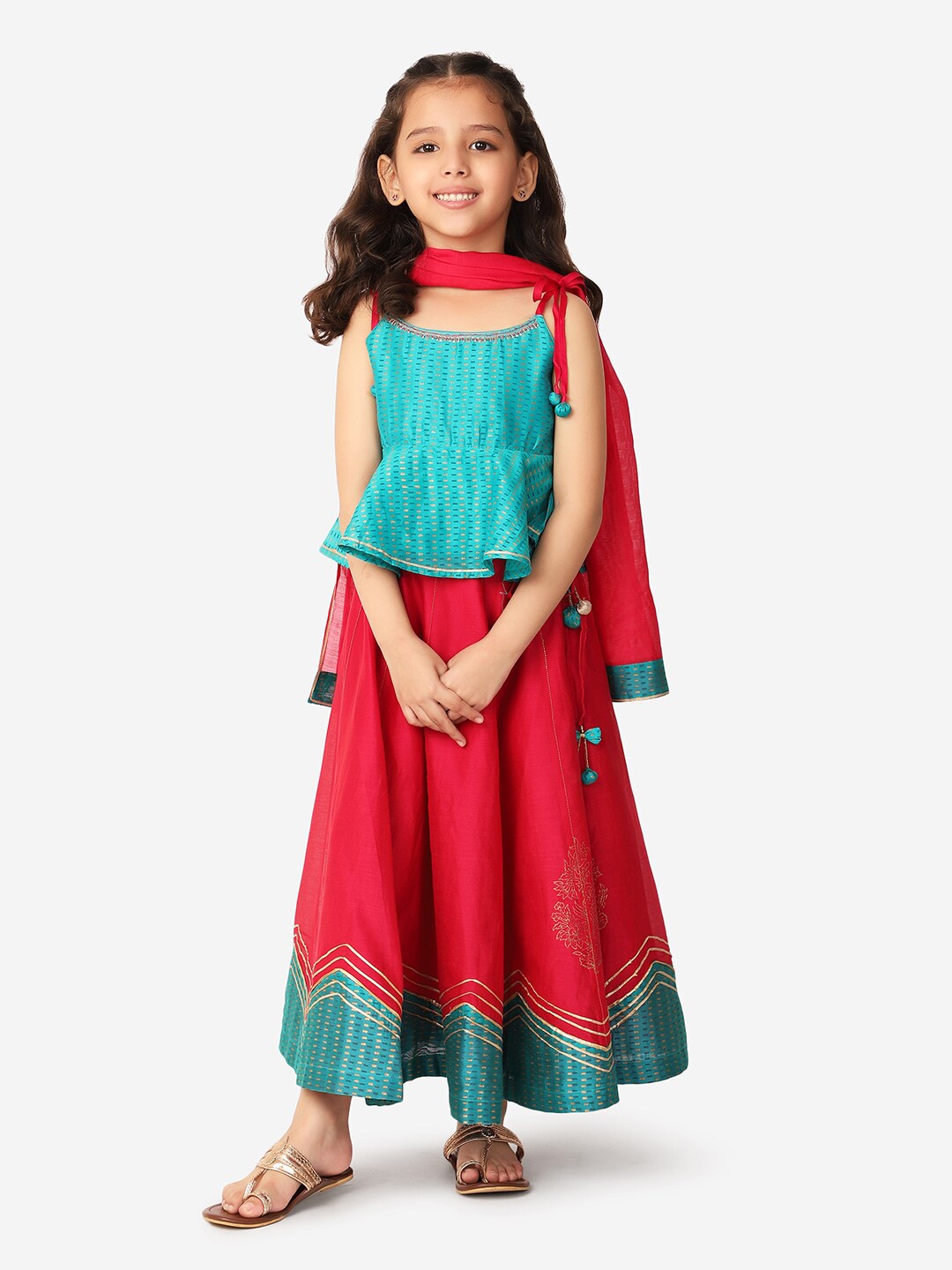 Fabindia Girls Teal & Red Printed Ready to Wear Lehenga with Blouse & Dupatta
Fabindia Girls Teal & Red Printed Ready to Wear Lehenga with Blouse & Dupatta