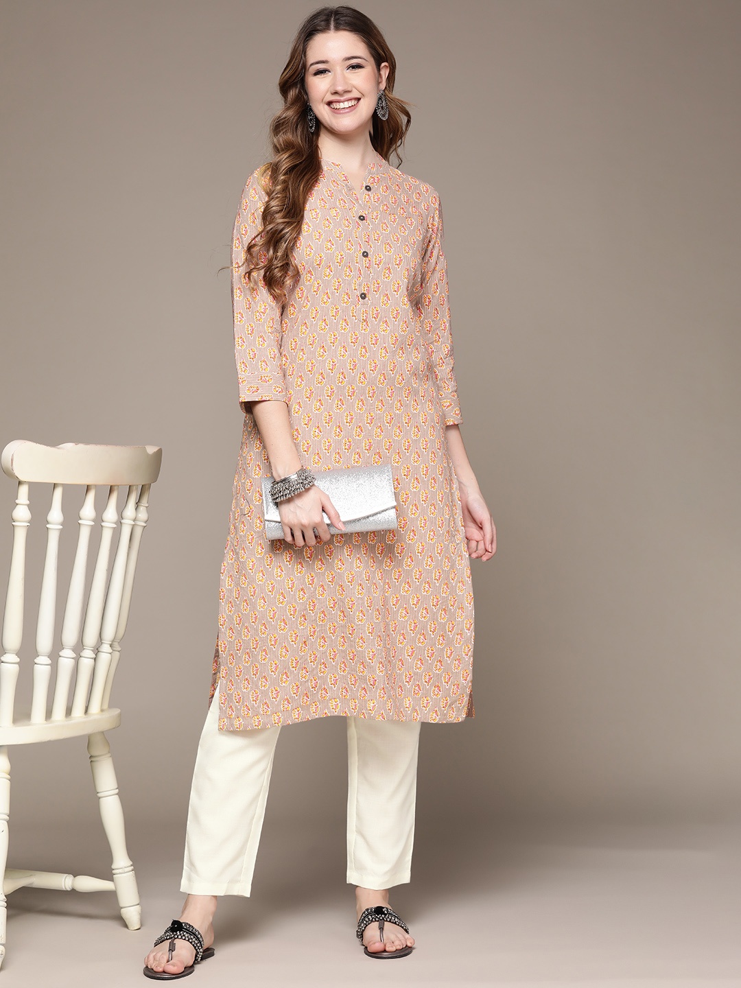 Anubhutee Women Brown Ethnic Motifs Printed Woven Design Pure Cotton Kurta with Trousers
Anubhutee Women Brown Ethnic Motifs Printed Woven Design Pure Cotton Kurta with Trousers