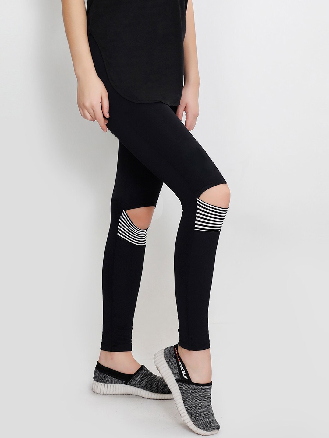 Yogue Activewear Women Black Knee-Slit Tights Training Tights