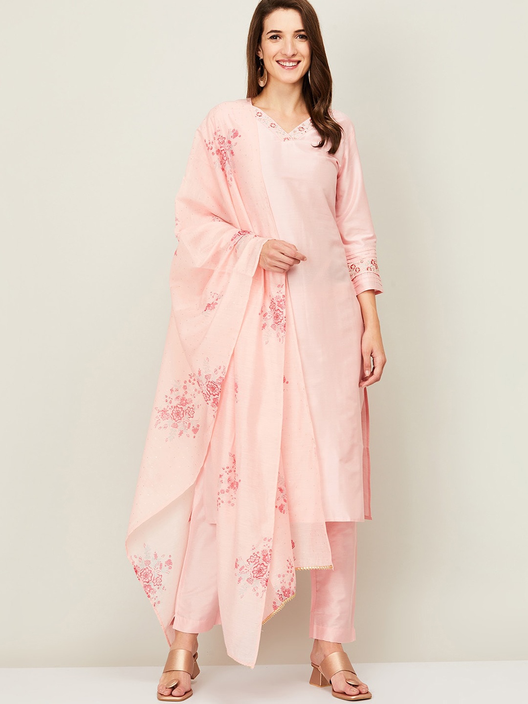 Melange by Lifestyle Women Pink Floral Yoke Design Kurta with Trousers & With Dupatta
Melange by Lifestyle Women Pink Floral Yoke Design Kurta with Trousers & With Dupatta