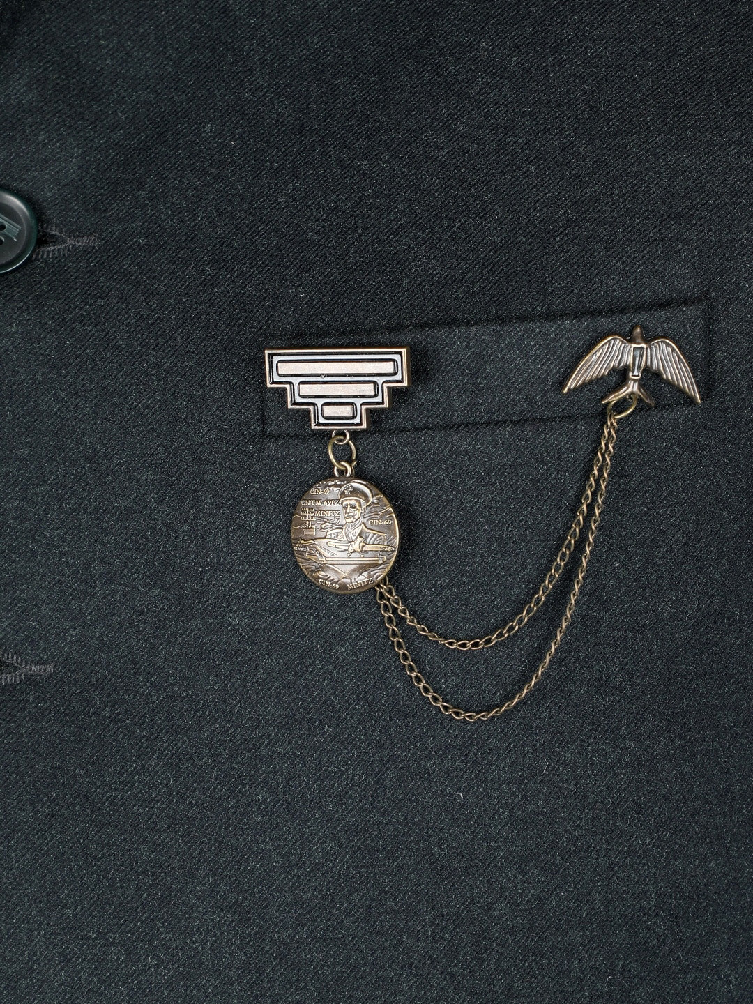 Alvaro Castagnino Men Gold-Toned Metal Brooch
Alvaro Castagnino Men Gold-Toned Metal Brooch