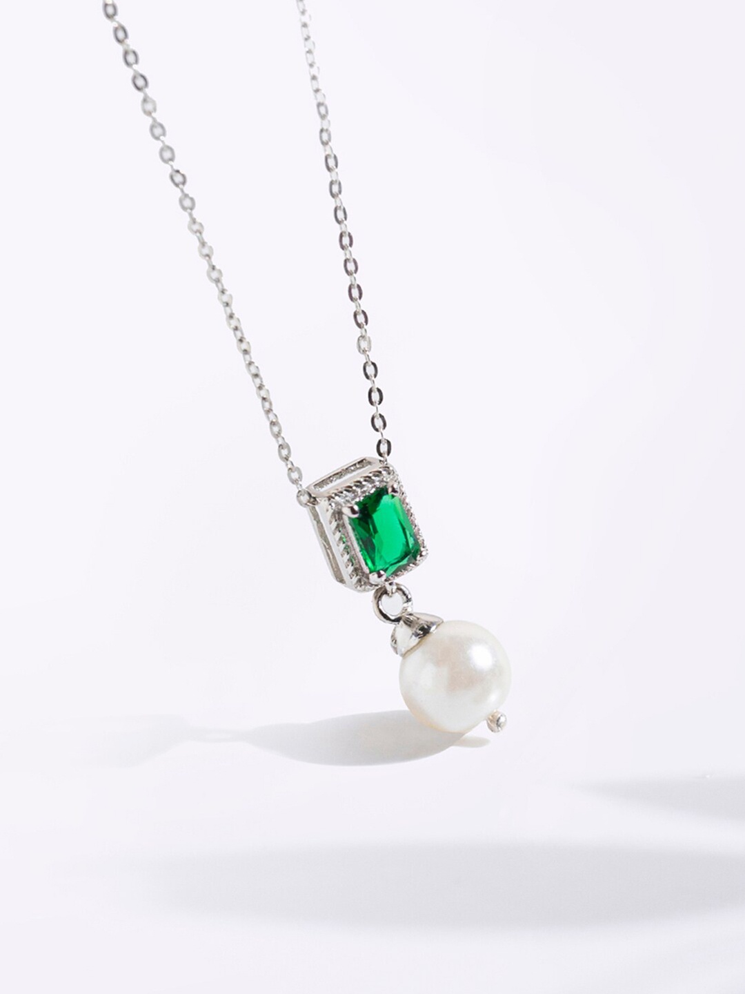 March by FableStreet 925 Sterling Silver Rhodium-Plated Green Zircon and Pearl Necklace
March by FableStreet 925 Sterling Silver Rhodium-Plated Green Zircon and Pearl Necklace