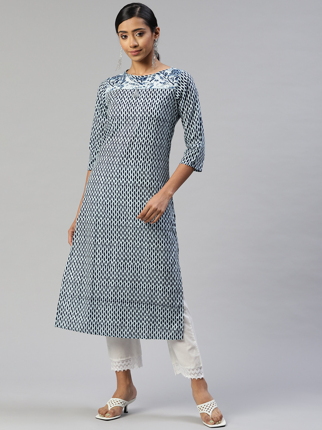 SVARCHI Women Blue Cotton Printed Straight Kurta 
SVARCHI Women Blue Cotton Printed Straight Kurta