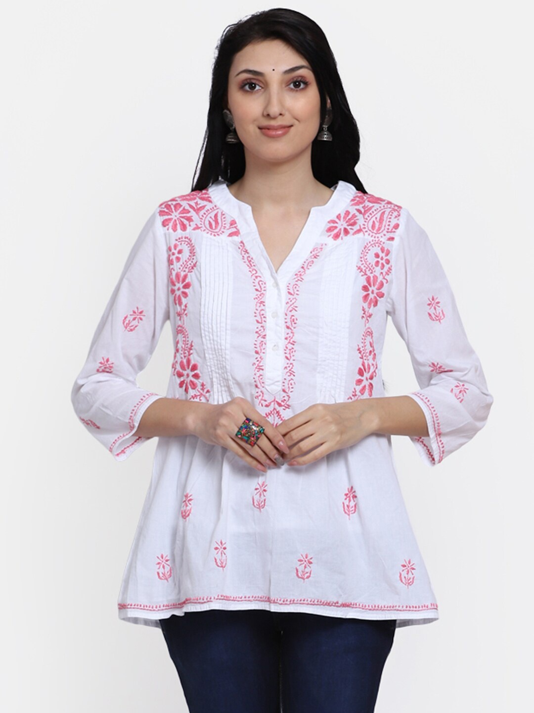 PARAMOUNT CHIKAN Pink & White Ethnic Motifs Embroidered Chikankari Pure Cotton Kurti
PARAMOUNT CHIKAN Pink & White Ethnic Motifs Embroidered Chikankari Pure Cotton Kurti