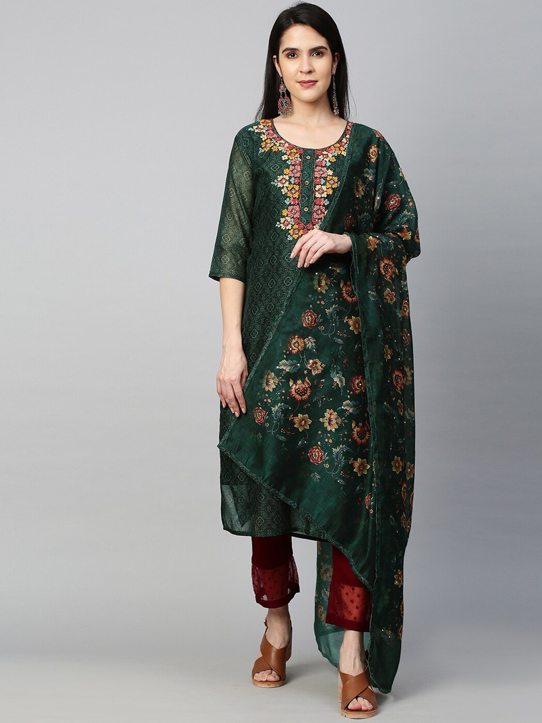 FASHOR Women Green Bandhani Printed Thread Work Chanderi Silk Kurta with Trousers & With Dupatta
FASHOR Women Green Bandhani Printed Thread Work Chanderi Silk Kurta with Trousers & With Dupatta
