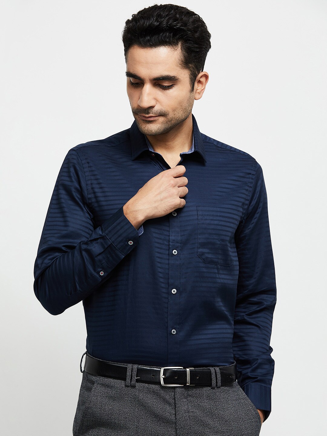 max Men Navy Blue Regular Fit Cotton Casual Shirt