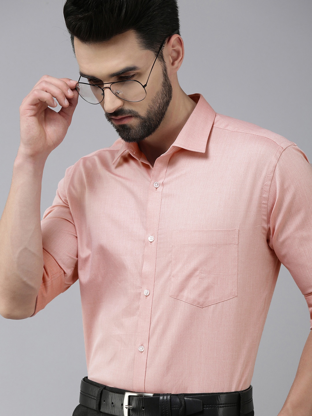 Park Avenue Men Orange Slim Fit Textured Opaque Self Design Pure Cotton Formal Shirt
Park Avenue Men Orange Slim Fit Textured Opaque Self Design Pure Cotton Formal Shirt