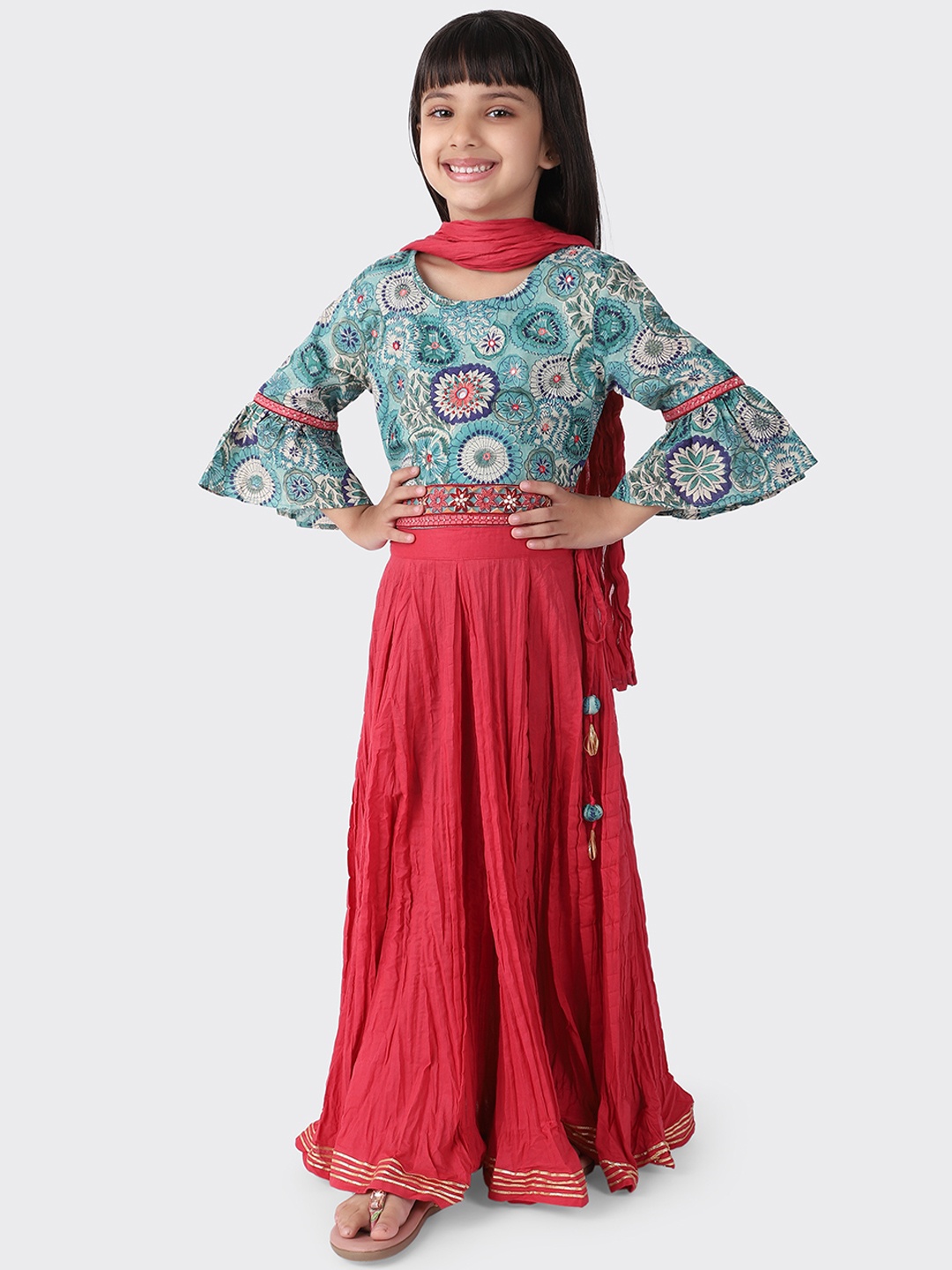 Fabindia Girls Sea Green & Maroon Cotton Ready to Wear Lehenga & Blouse With Dupatta
Fabindia Girls Sea Green & Maroon Cotton Ready to Wear Lehenga & Blouse With Dupatta