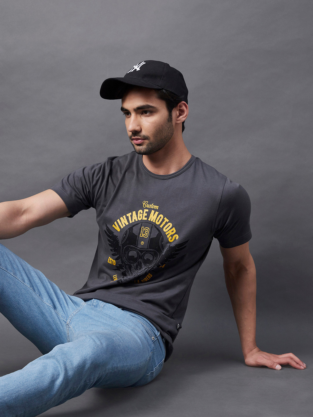 Rigo Men Grey Printed Slim Fit Cotton T Shirt
Rigo Men Grey Printed Slim Fit Cotton T Shirt