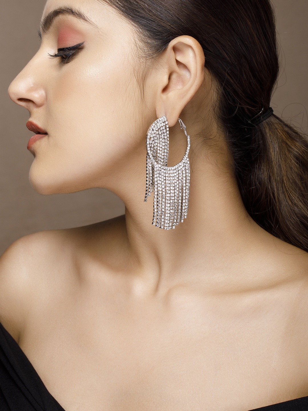 TOKYO TALKIES X rubans FASHION ACCESSORIES Silver-Toned & White Contemporary Drop Earrings
TOKYO TALKIES X rubans FASHION ACCESSORIES Silver-Toned & White Contemporary Drop Earrings