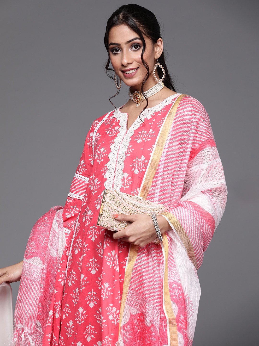 Libas Women Pink & White Floral Print Cotton A-Line Kurta with Palazzos & With Dupatta
Libas Women Pink & White Floral Print Cotton A-Line Kurta with Palazzos & With Dupatta