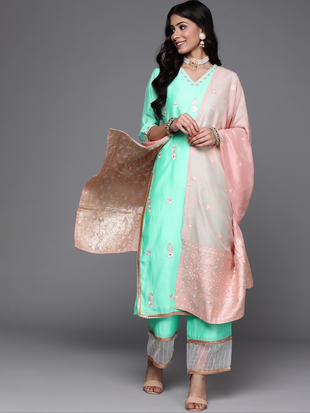 Libas Women Sea Green & Pink Floral Embroidered Straight Kurta with Palazzos Dupatta
Libas Women Sea Green & Pink Floral Embroidered Straight Kurta with Palazzos Dupatta