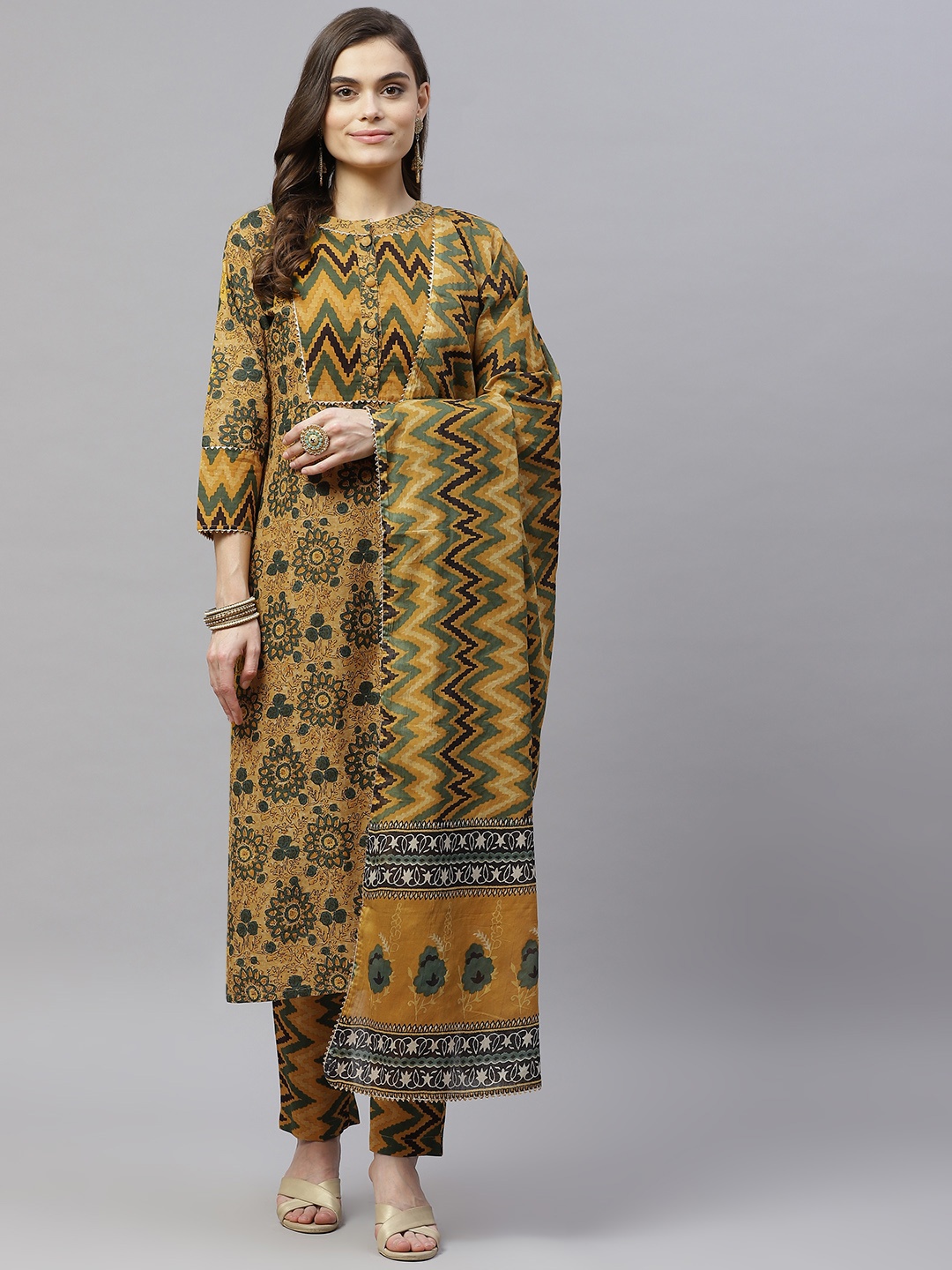Indibelle Women Mustard Yellow Floral Printed Gotta Patti Pure Cotton Kurta with Trousers & With Dupatta
Indibelle Women Mustard Yellow Floral Printed Gotta Patti Pure Cotton Kurta with Trousers & With Dupatta