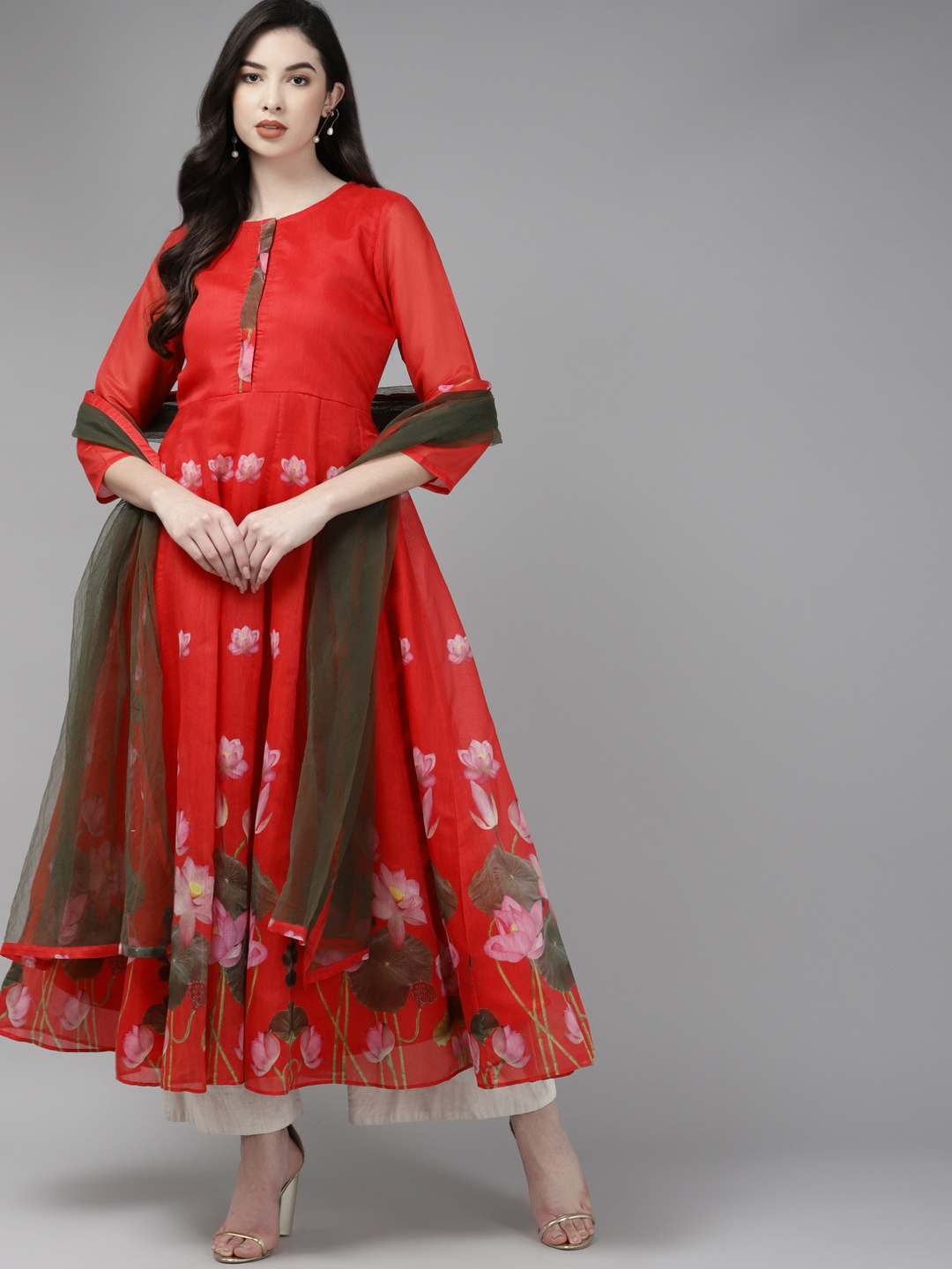Bhama Couture Women Red & Brown Floral Printed Chanderi Silk Anarkali Kurta with Dupatta
Bhama Couture Women Red & Brown Floral Printed Chanderi Silk Anarkali Kurta with Dupatta