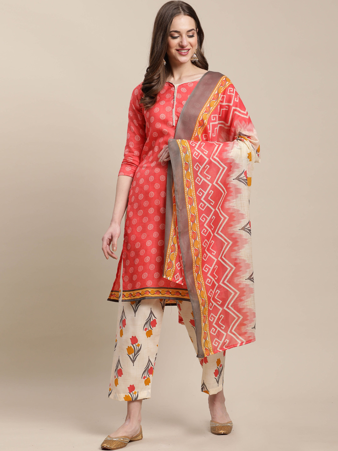Rajnandini Women Peach-Coloured Ethnic Motifs Printed Layered Kurta with Trousers & With Dupatta
Rajnandini Women Peach-Coloured Ethnic Motifs Printed Layered Kurta with Trousers & With Dupatta