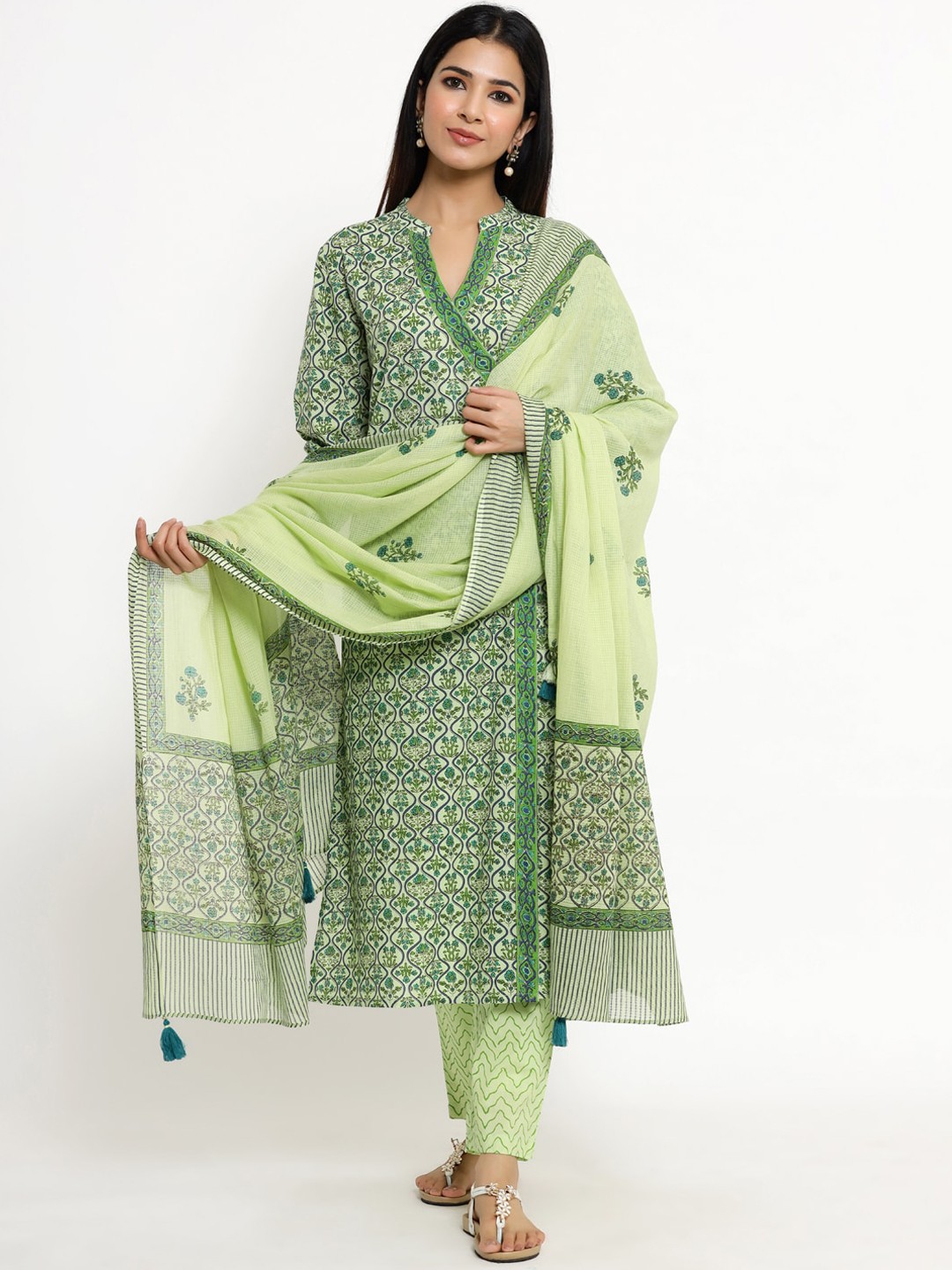 The Kurta Express Women Green Ethnic Motifs Printed Pure Cotton Kurta with Trousers & With Dupatta
The Kurta Express Women Green Ethnic Motifs Printed Pure Cotton Kurta with Trousers & With Dupatta