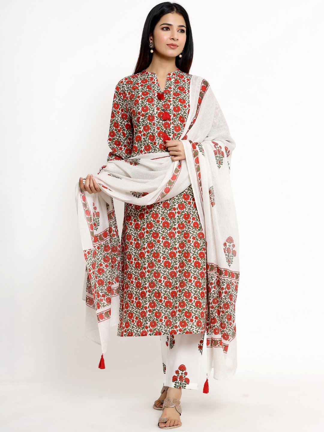 The Kurta Express Women Red Floral Printed Pure Cotton Kurta with Trousers & Dupatta
The Kurta Express Women Red Floral Printed Pure Cotton Kurta with Trousers & Dupatta