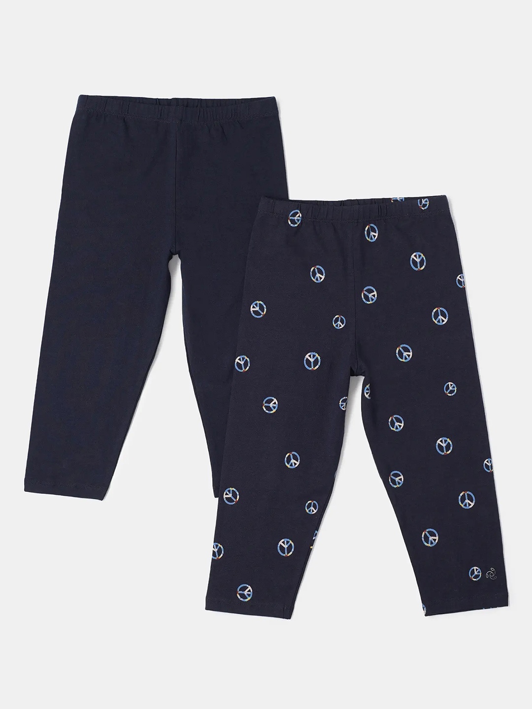 Jockey Girls Pack of 2 Super Combed Printed Slim Fit Capri With Concealed Waistband - AG18, Navy blue
Jockey Girls Pack of 2 Super Combed Printed Slim Fit Capri With Concealed Waistband - AG18, Navy blue