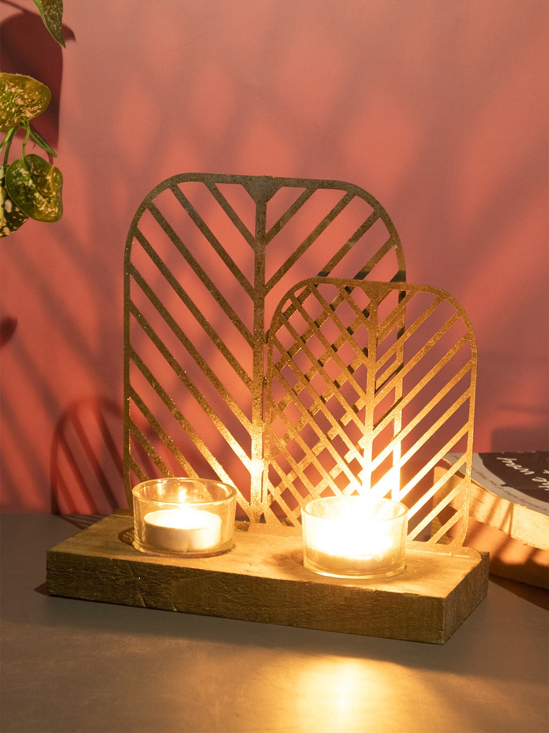MARKET99 Brown Candle Holders