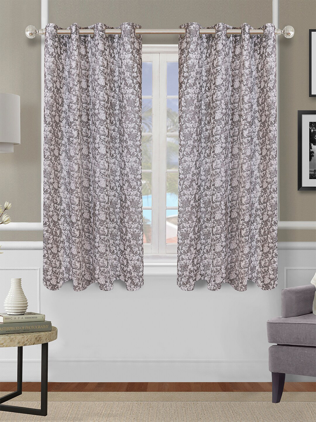 ROMEE Grey & White Set of 2 Floral Room Darkening Window Curtain 
ROMEE Grey & White Set of 2 Floral Room Darkening Window Curtain