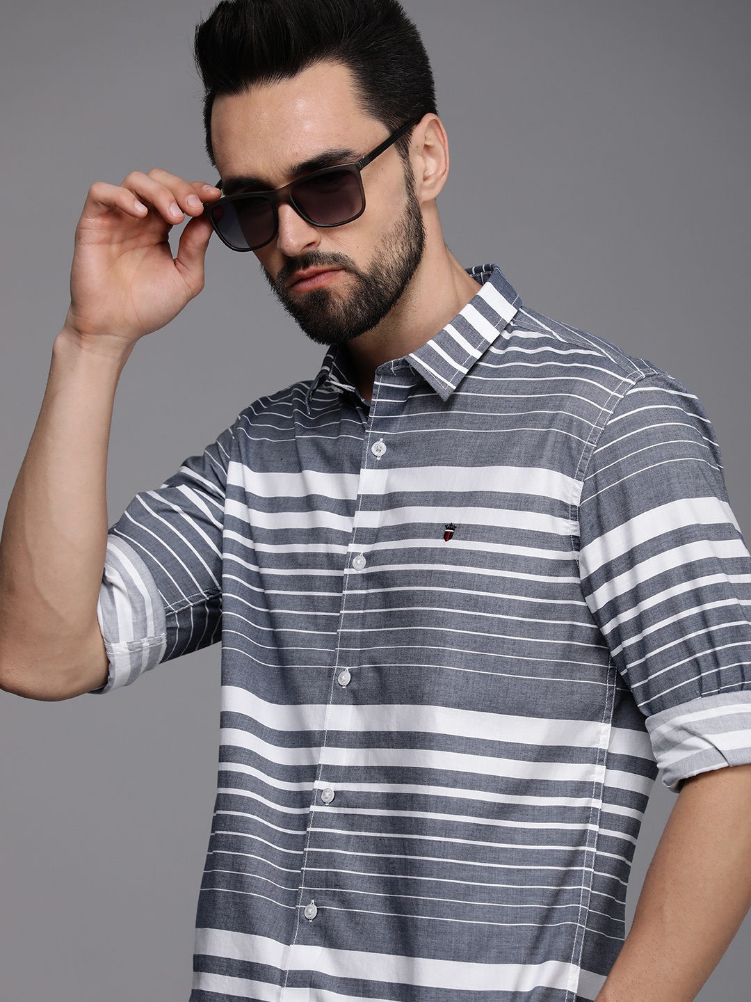Louis Philippe Sport Men Grey & White Striped Pure Cotton Super Slim Fit Casual Shirt
Louis Philippe Sport Men Grey & White Striped Pure Cotton Super Slim Fit Casual Shirt