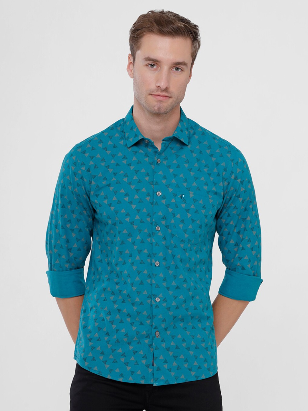 CAVALLO by Linen Club Men Blue & Beige Ditsy Geometric Printed Linen Cotton Casual Shirt
CAVALLO by Linen Club Men Blue & Beige Ditsy Geometric Printed Linen Cotton Casual Shirt