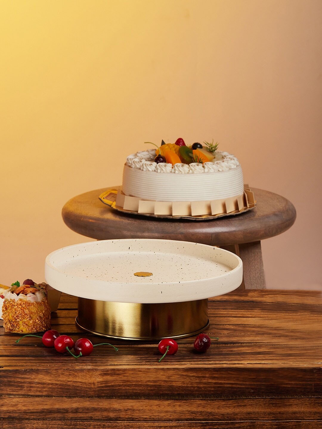 The Wishing Chair White & Gold-Toned Solid Plum Dandy Cake Stand With Removable Stand
The Wishing Chair White & Gold-Toned Solid Plum Dandy Cake Stand With Removable Stand