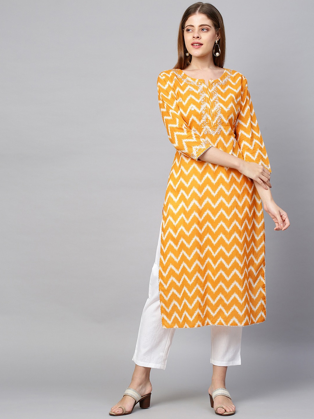FASHOR Women Yellow & White Geometric Printed Zari Pure Cotton Kurta with Trousers & Mask
FASHOR Women Yellow & White Geometric Printed Zari Pure Cotton Kurta with Trousers & Mask
