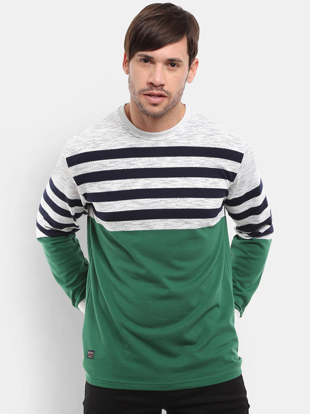 V-Mart Men Green Striped Extended Sleeves T-shirt
V-Mart Men Green Striped Extended Sleeves T-shirt